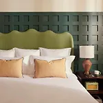 Hotel Beverly Hills 4*