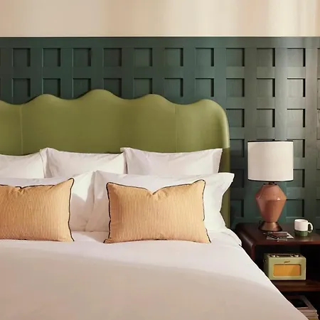Szálloda Beverly Hills 4*
