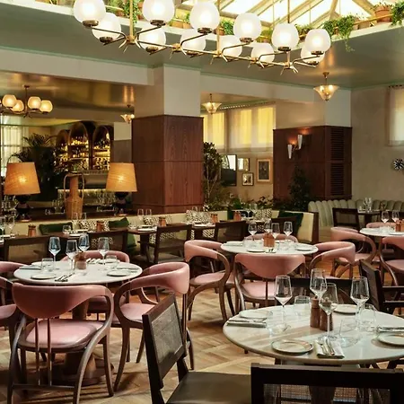 Beverly Hills Ξενοδοχείο 4*