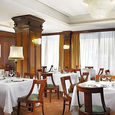 Hotel Beverly Hills 4*