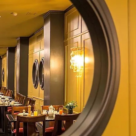 Hotel Beverly Hills 4*