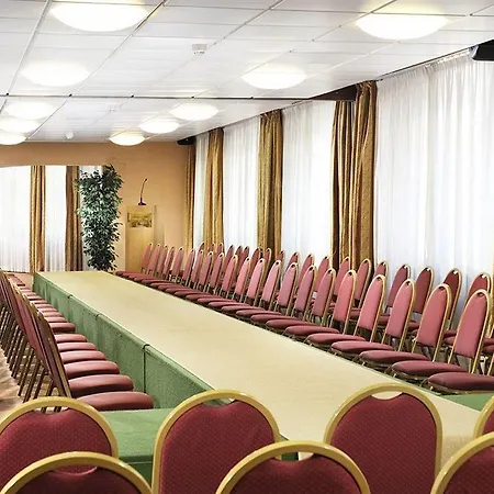 Hotel Beverly Hills 4*