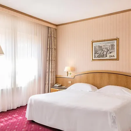 Ξενοδοχείο Beverly Hills 4*