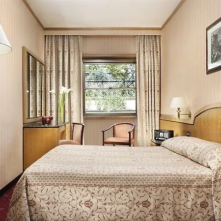 Szálloda Beverly Hills 4*