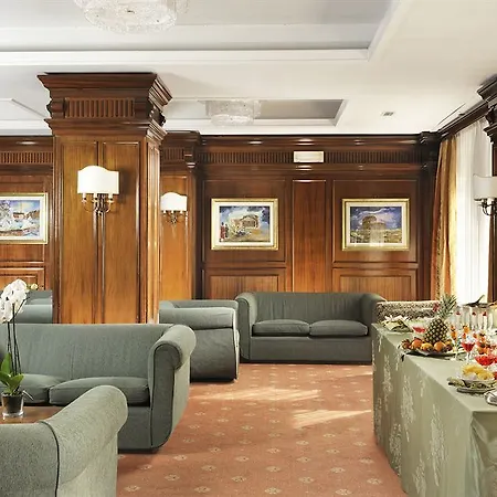Szálloda Beverly Hills 4*