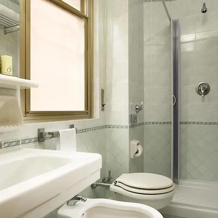 Hotel Beverly Hills 4*