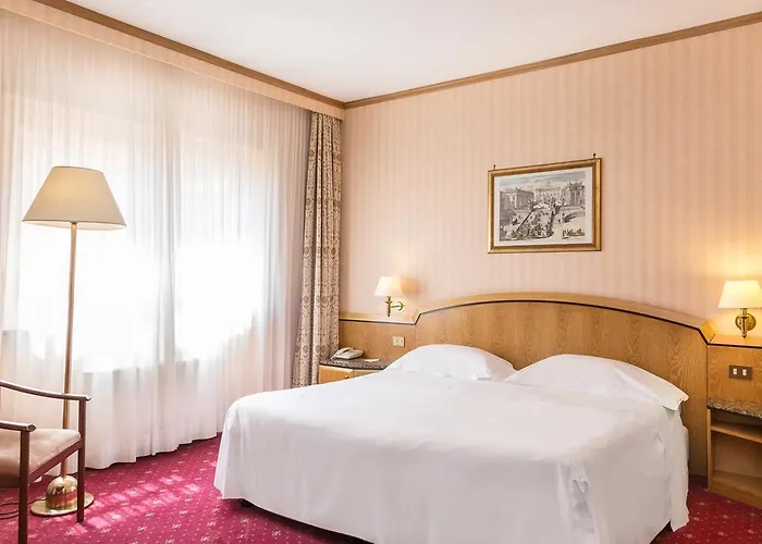 Hotel Beverly Hills 4*